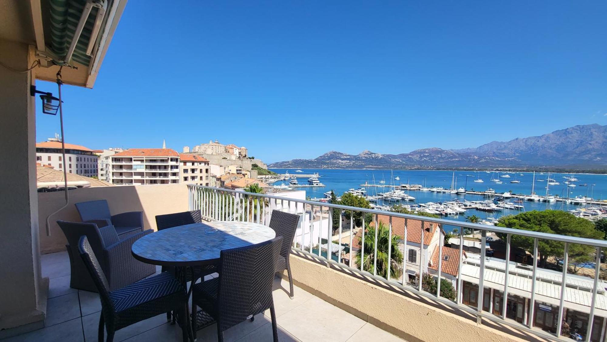 Appartement Sur La Baie, En Centre Ville كالفي المظهر الخارجي الصورة